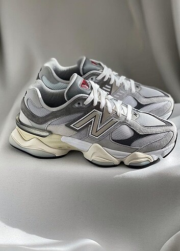 NEW BALANCE 9060 GREY