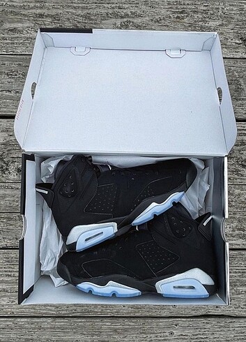 RETRO 6 BLCK CT