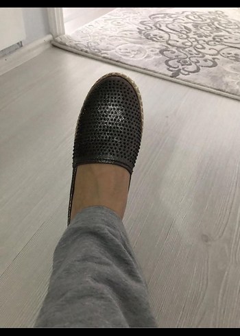 39 Beden Diger Siyah Yılan Desenli Dolgu Topuk Espadril