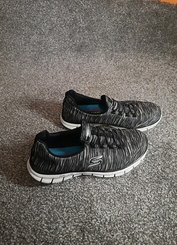 37 Beden Skechers Spor ayakkabı 