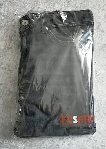 Diğer Gri Yırtık Detaylı Kadın Denim Pantolon