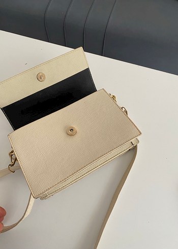 Beyaz Deri Kadın Çanta Tokalı Modern Klasik
