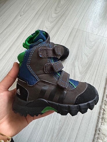20 Beden Adidas bot