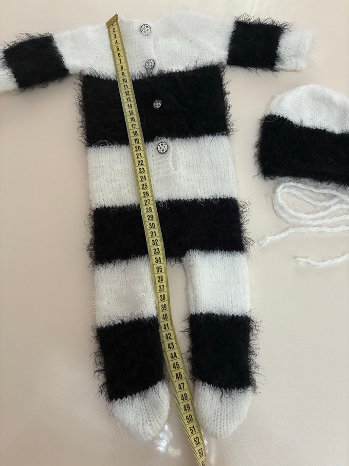 Siyah Beyaz taraftar bjk Desenli Örgü Bebek Tulumu - Görsel 3