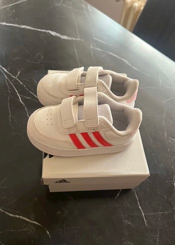 Adidas ürünü