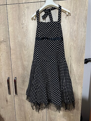 42 Beden butik puantiyeli elbise