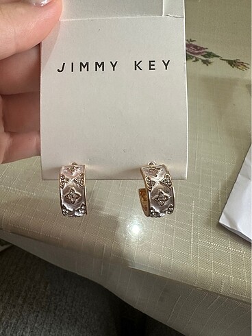  Beden jimmy key parlak taşlı küpe