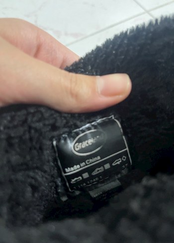 Siyah Kürklü Kadın Bot - Görsel 4