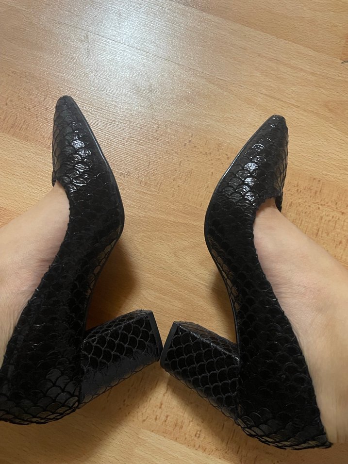 Siyah Yılan Desenli Bağcıklı - Görsel 3