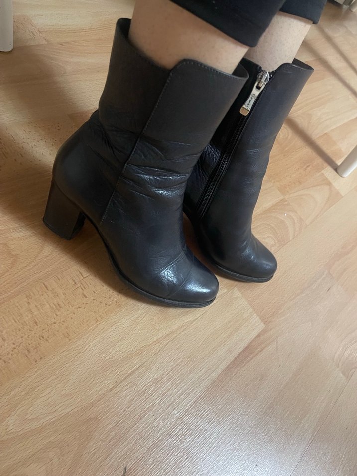 Kadın Bot - Görsel 2