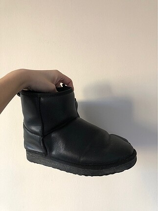 Ugg bot