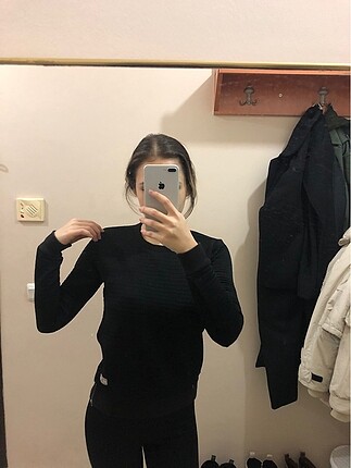 Siyah sweatshirt
