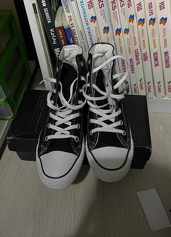 Siyah converse