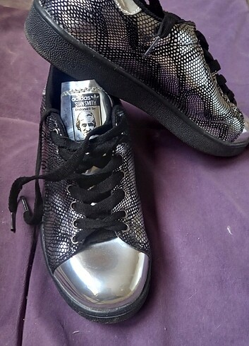 Adidas gümüş spor ayakkabı 