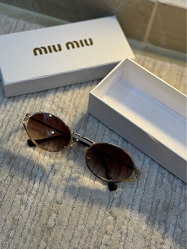 Miu Miu gözlük