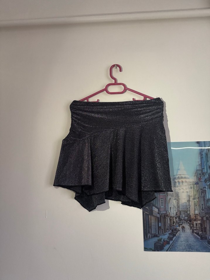 Bershka Siyah parıltılı pilili Mini Etek - Görsel 2