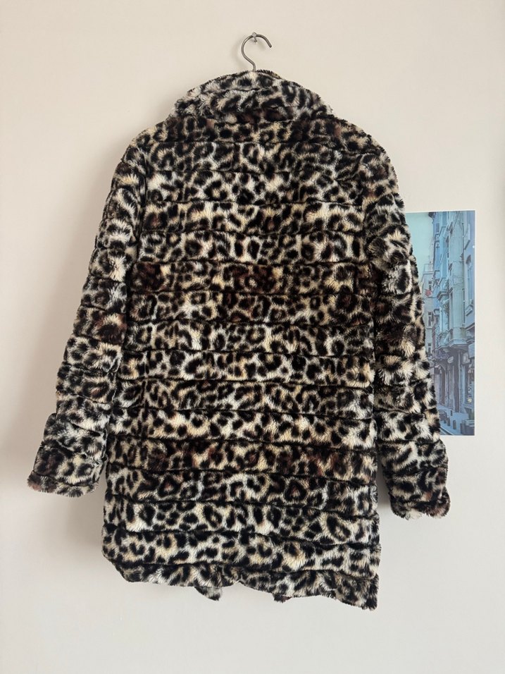 Leopar Desenli Kadın Peluş Kaban - Görsel 3