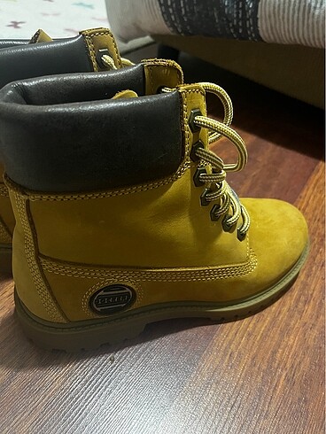 Dockers Dockers kadın bot