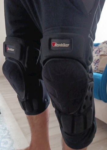 Siyah Biker Diz Koruyucu Kayışlı - Görsel 2