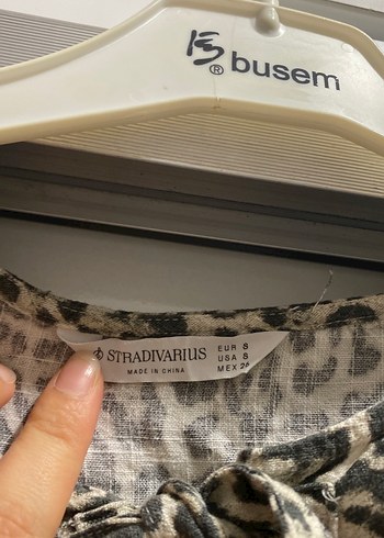Stradivarius Yılan Desenli Kısa Kollu Mini Bluz