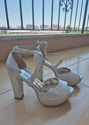 Valentino Beyaz Platform Topuklu Kadın Abiye Ayakkabı