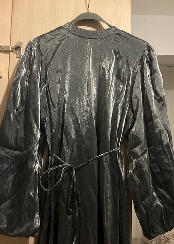 Uzun Kollu koyu gri parlak elbise - Görsel 3