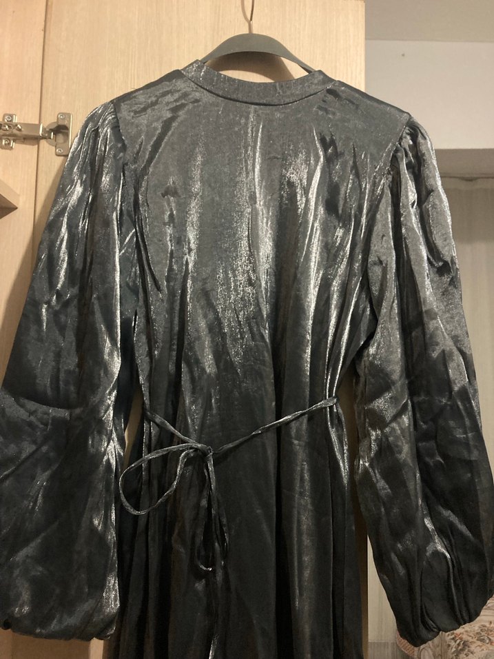 Uzun Kollu koyu gri parlak elbise - Görsel 3