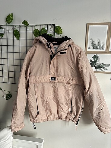 Pull&Bear Kanguru mont