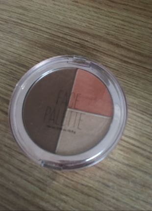 universal Beden h&m face palette