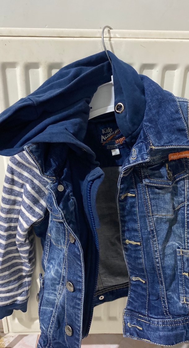 Erkek Çocuk Düğmeli Denim Ceket Kapüşonlu - Görsel 3