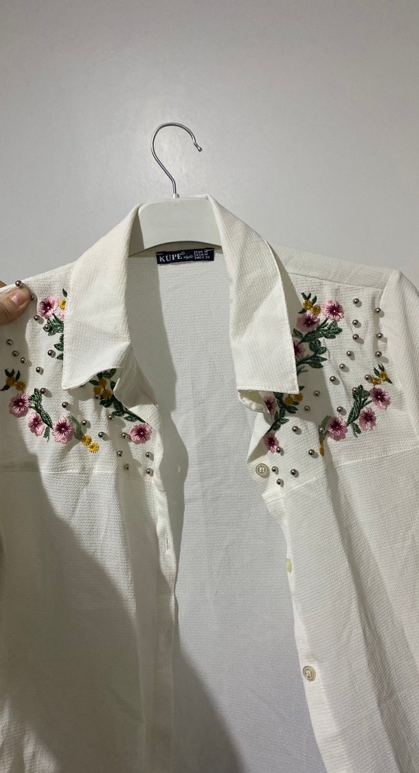 Nakışlı Beyaz Kısa Kollu Kadın Gömlek m beden - Görsel 3