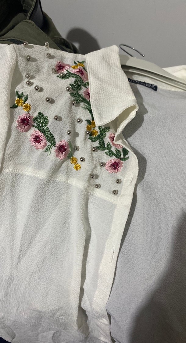 Nakışlı Beyaz Kısa Kollu Kadın Gömlek m beden - Görsel 2