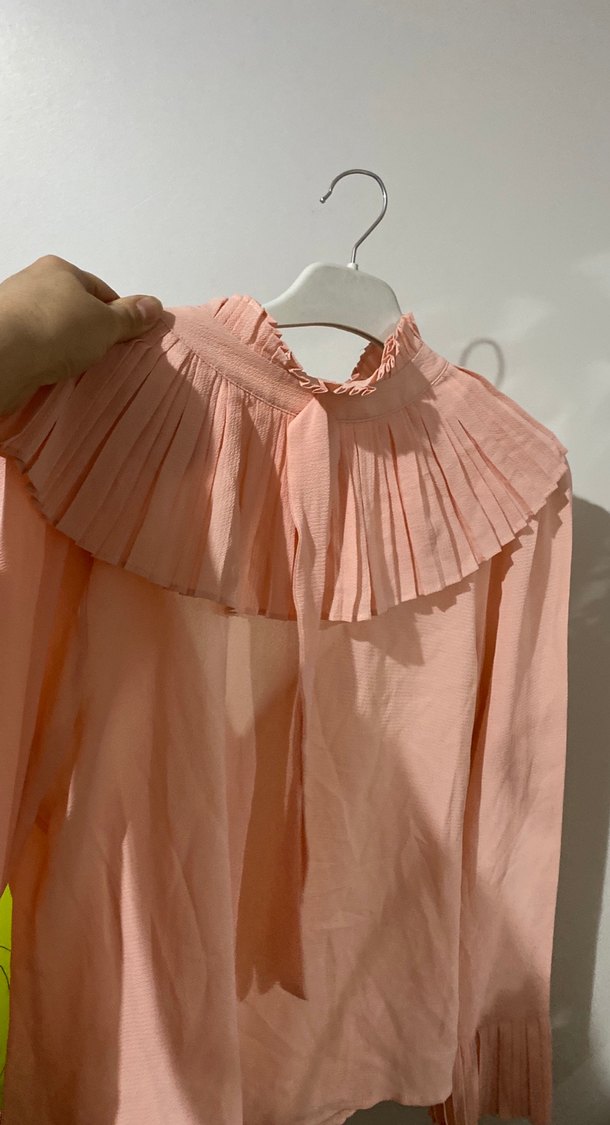 Pembe Fırfırlı Kayık Yaka - Görsel 4