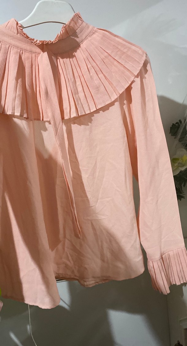 Pembe Fırfırlı Kayık Yaka - Görsel 2