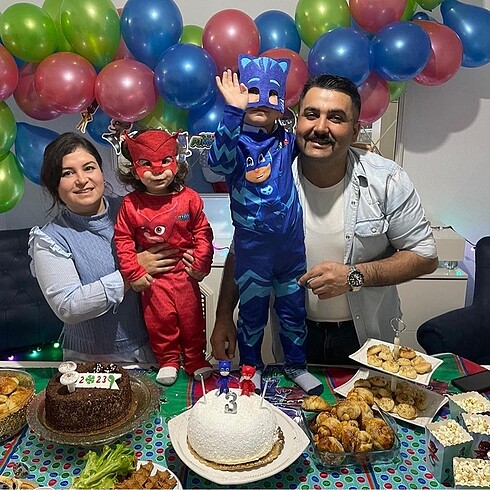 Diğer Pj maskeli kostüm