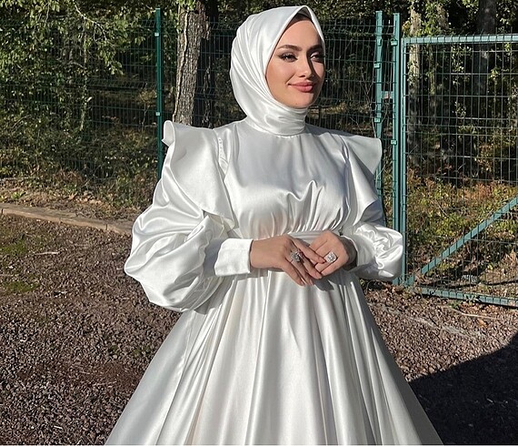 40 Beden beyaz Renk Abiye