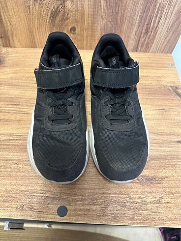 Adidas Spor Ayakkabı