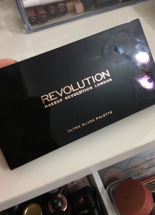 Makeup revolution ultra allik paleti