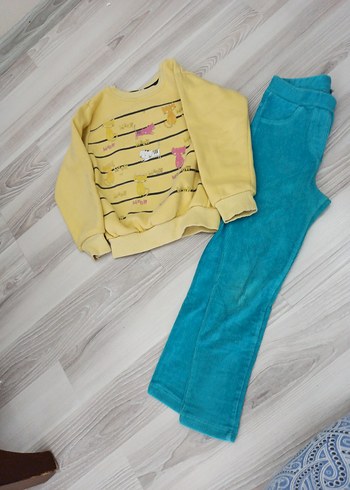 Kız Çocuk Sarı Triko Sweatshirt ve Mavi Eşofman Altı - Görsel 3