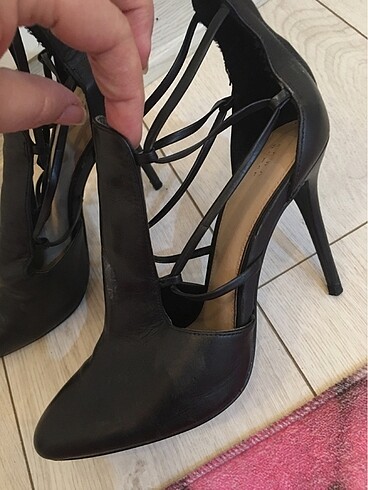 Zara şıklıgı yanları çarpraz geçişli stiletto