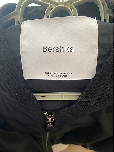 xl Beden siyah Renk Bershka Bomber Ceket