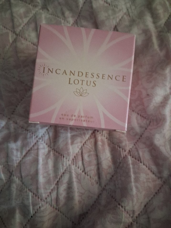 Pembe Kapaklı Kadın Parfümü - Görsel 3