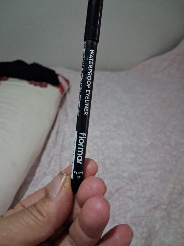 Siyah Göz Kalemi - Görsel 2