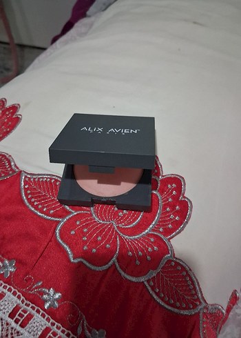 Bej Tonlarda Kapatıcı Allık - Görsel 3