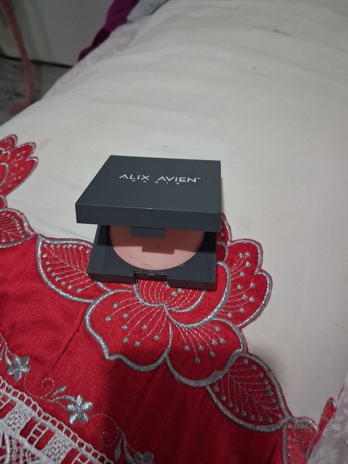 Bej Tonlarda Kapatıcı Allık - Görsel 3