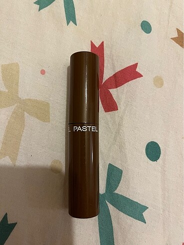 Pastel Pastel Kaş Maskarası