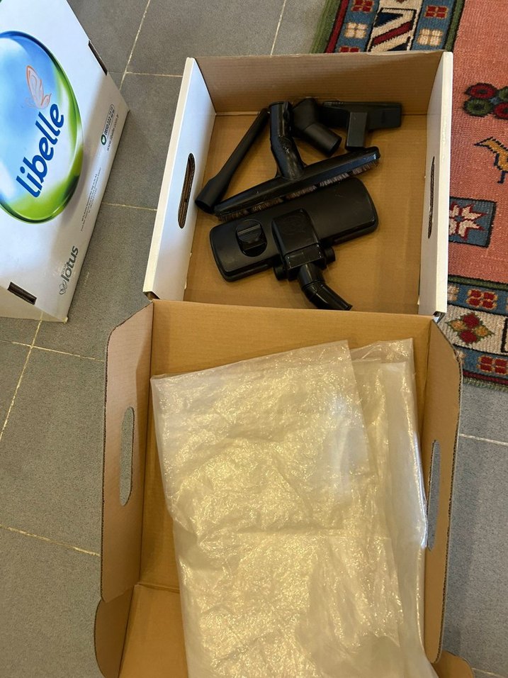 Siyah Sulu Elektrikli Süpürgesi - Görsel 5