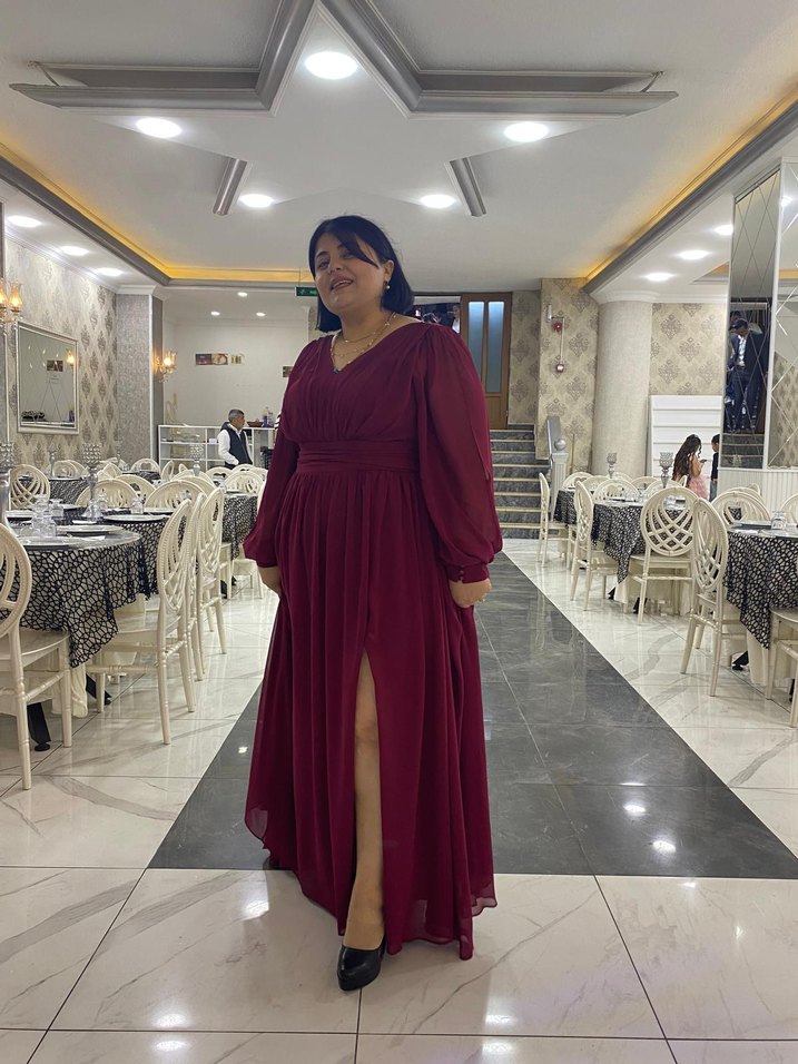 Bordo Uzun V Yaka Kadın Abiye Elbise - Görsel 2