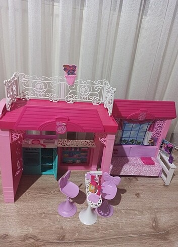  Beden Barbie bebek evi