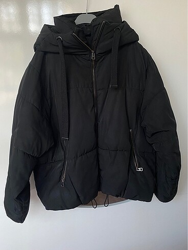 PULL AND BEAR MONT